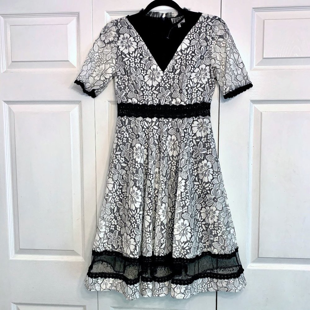 FOXIEDOX lace overlay short sleeve dress size 4